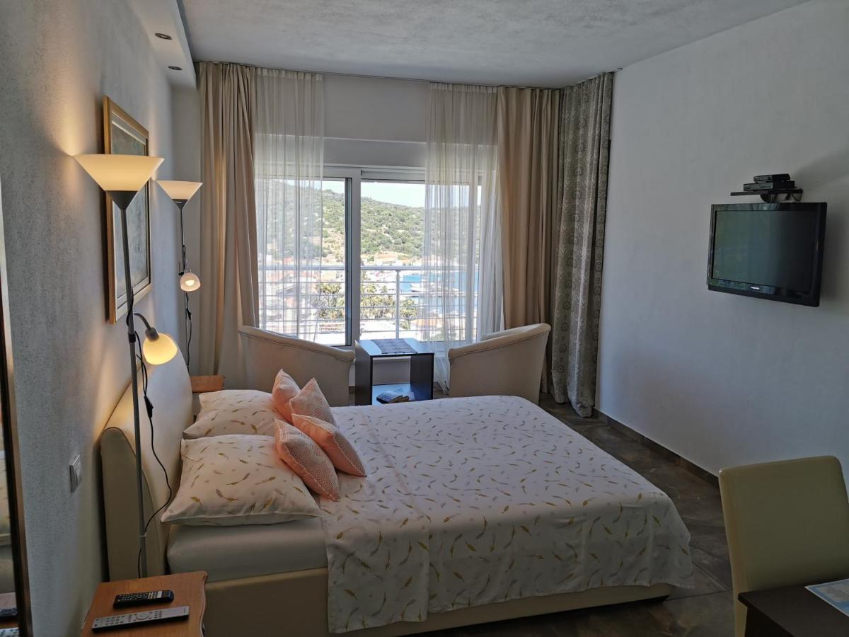 Villa Bellevue Vis Exterior foto